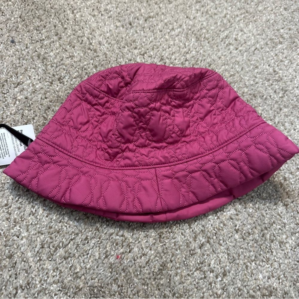 NWT Lululemon Reversible Quilted Bucket Hat Pink Lychee size : M/L